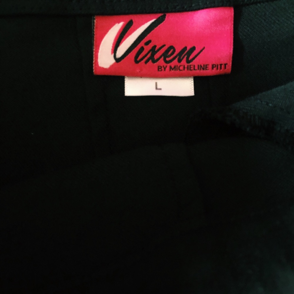 VIXEN BY MICHELINE PITT CAPRI PANTS SZ LARGE